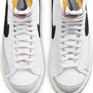 Gently Worn Resale Item - Nike Women's Blazer Mid 77 Shoes